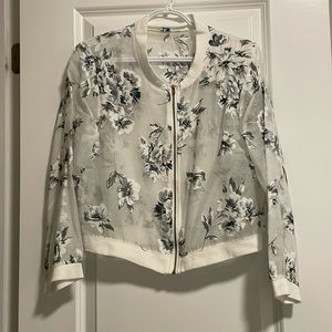 Bomber Jacket in White Flowers Prints